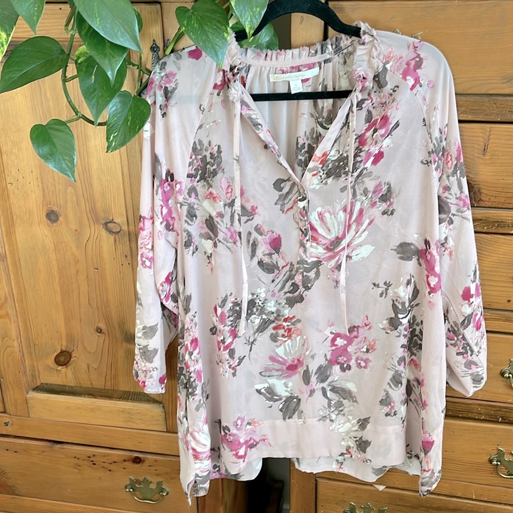 🍁Lauren Conrad floral long sleeve see through blouse